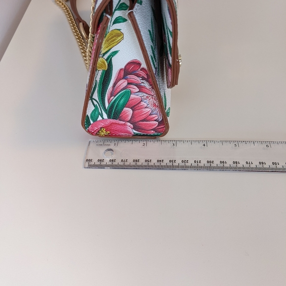 Floral Crossbody Bag - Great condition - Picture 4 of 10